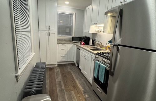 Trinidad Apartment | Beautifully Restored and Sunny 1 Bedrm Apt, Centrally Located, w Private Parking