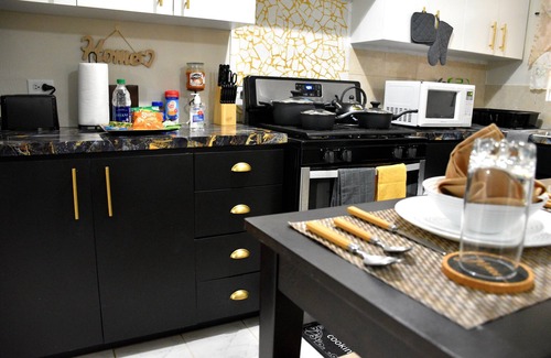 Nassau Apartment | Beautifully Spacious 1BDR/FREE PARKING