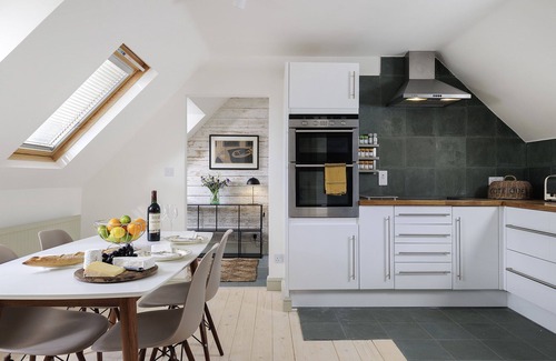 Broadwell Apartment | Beautifully styled and unique holiday apartment - Orchard House at Broadwell Manor