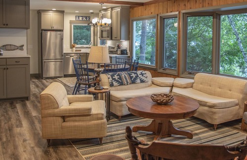 Cushing Cabin | Beautifully Updated Cabin on Pristine Lake Alexander