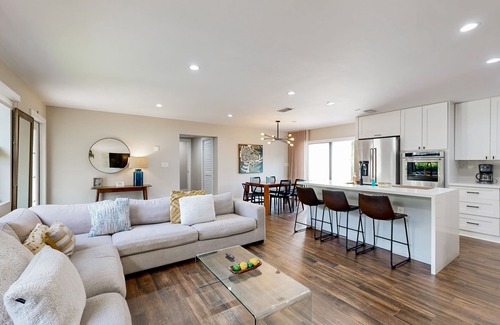 Riviera Estates House | Beautifully Updated Dog-Friendly Home with Free WiFi, and Enclosed Back Yard