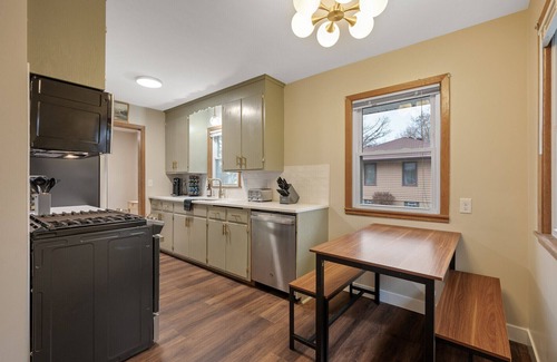 Crystal House | Beautifully updated home in Crystal.Less than 15 minutes to downtown Minneapolis