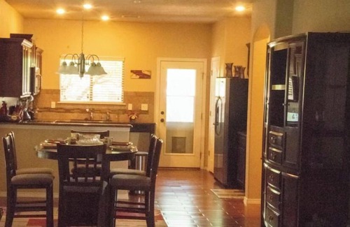 Chamberino House | Beauty Charming Transmountain Home w-King Bed By beautiful trails!