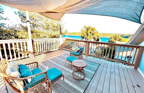 Beaver Shores Condo | Beaver Lake Studio - King size bed and lake view