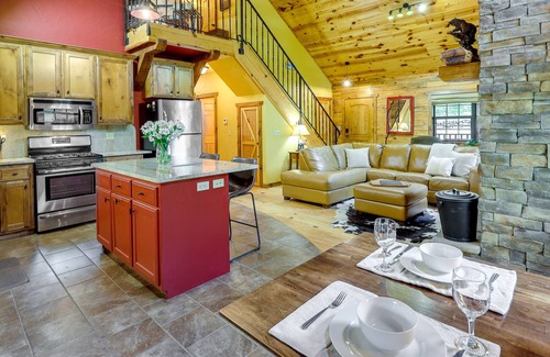Sylvan Shores Cabin | Beaver Lake Vacation Rental w/Private Hot Tub!