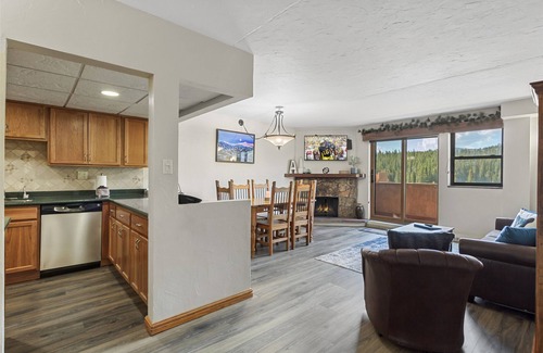 Peak 9 Condo | Beaver Run Elk Lodge Condo: Ski-In/Out, Nice Updates