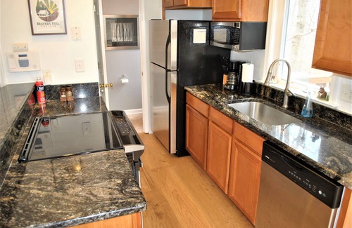 Front Royal House | Beavers Hill Cottage a Mountain getaway in Virginia Wine country! W/hot tub