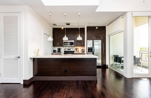 Northeast Miami Apartment | Because you want the best.2 bed/2 bath.Boutique.Sleeps 6