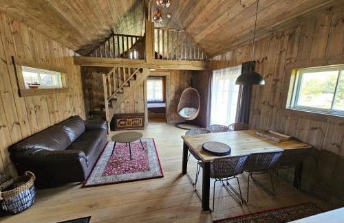Nica House | Beces
