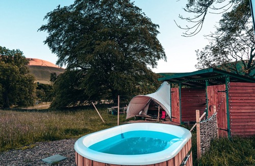 Peak District RV Rental | Become Wild, Edale