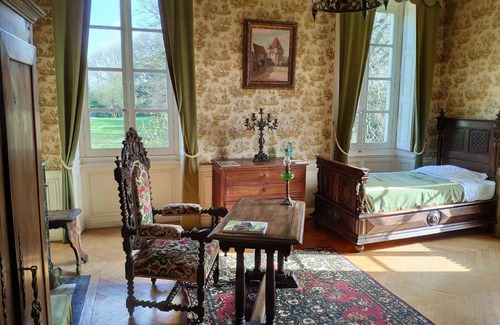 Saint-Etienne-de-Montluc House | Bed and breakfast at the castle of Saint Thomas