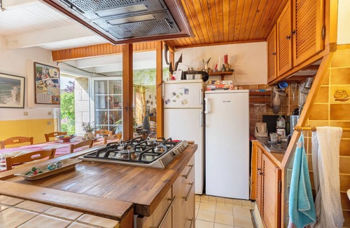 Beuzec-Cap-Sizun Bed & Breakfast | Bed and Breakfast 'Ar Brug' with Shared Terrace, Shared Garden and Wi-Fi