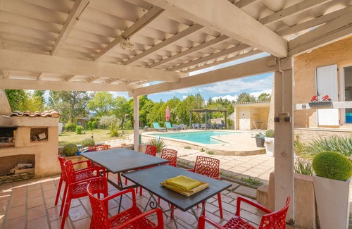 Vinon-sur-Verdon Apartment | Bed and Breakfast 'Suite Parentale' with Private Pool, Private Terrace and Wi-Fi