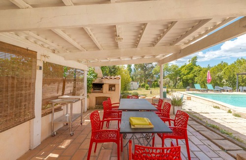 Vinon-sur-Verdon Apartment | Bed and Breakfast 'Suite Parentale' with Private Pool, Private Terrace and Wi-Fi