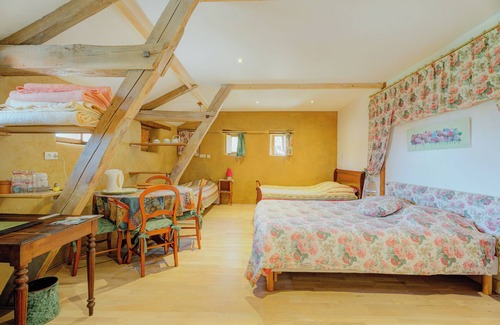 Boisgervilly Bed & Breakfast | Bed and Breakfast 'Les Hortensias Roses'
