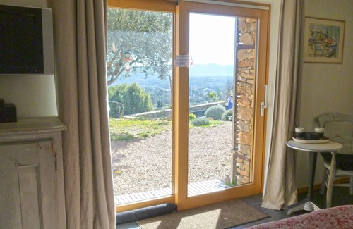 Cotignac Bed & Breakfast | BED AND BREAKFAST IN THE HEART OF GREEN PROVENCE BETWEEN SEA AND MOUNTAINS