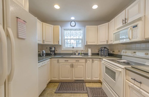 Saugatuck House | Bed & Birdie - New Vacation Rental - Close to golf course & downtown