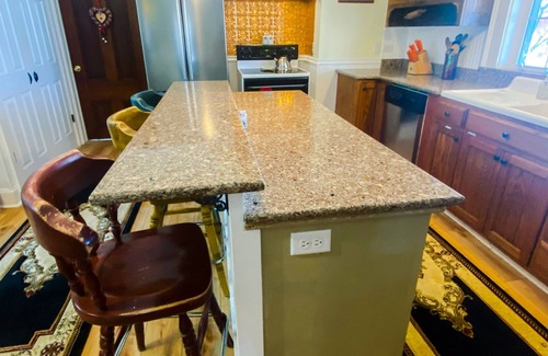 Edwardsburg Bed & Breakfast | Bed & Breakfast private room near wine tours