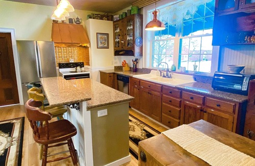 Edwardsburg Bed & Breakfast | Bed & Breakfast private room near Amish Country