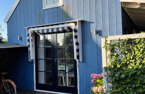 Warder Bed & Breakfast | Bed en breakfast Onder aan de dijk