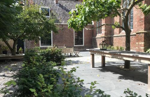 Hoorn Apartment | Bed en kerk monumentale 2 slaapkamer woning