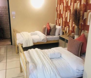 Bedfordview House | Bedfordview Accommodation - Koi Liv-Inn