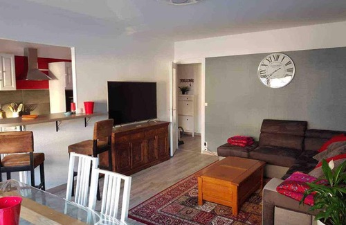 Saint-Remi Apartment | BedinReims cozy apartment parking and wifi free ideal 4 Adultes et 2 Enfants