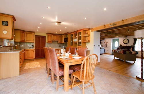 Brecon House | Bedlwyn Coch Farm - Four Bedroom House, Sleeps 8