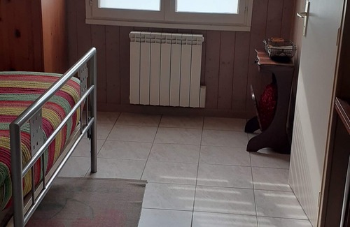 Chauffailles Bed & Breakfast | Bedroom with ensuite bathroom, South Burgundy