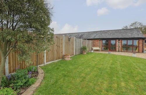 Irstead Cottage | Bee Happy Barn