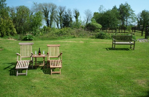 Callington Cottage | Beech - 2 bedroom lakefront cottage with fishing, indoor pool & hot tub