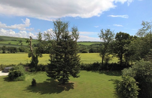 Callington Cottage | Beech - 2 bedroom lakefront cottage with fishing, indoor pool & hot tub