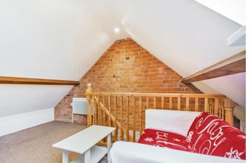 Bircotes Apartment | Beech Farm Barn Annex