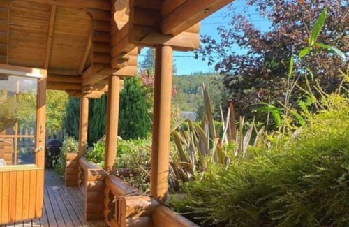 Aymestrey Cabin | 'Beech' Log cabin with hot tub