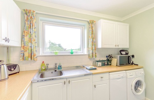 Llanybri Apartment | BEEFS PARK FARM ANNEXE, with a garden in Amroth