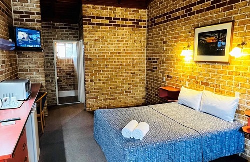 Beenleigh Hotel | Beenleigh Village Motel