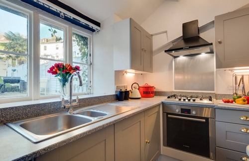 Beer House | Beer Lace Shop - Four Bedroom House, Sleeps 8