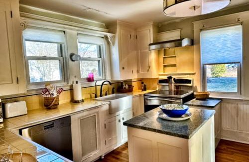Boothbay Harbor House | Bees Knees House