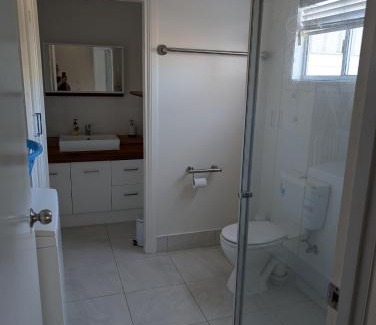 Tenterfield House | Behind the hedge
