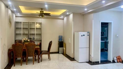 Shuangjing Apartment | Beijing City center - Luxurious duplex family flat