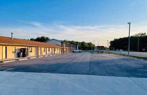 Wood River Hotel | BEL AIR MOTEL