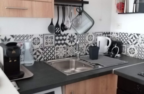 Valenciennes Apartment | Bel Appartement 32m2 en rdc Avec Code D'accès. Parking Sécurisé et Privé