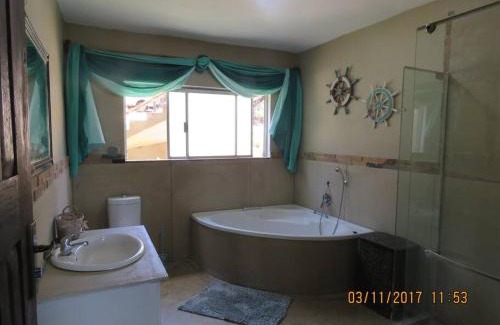 Xai-Xai House | Bela Vista, Xai-Xai, Mozambique: Breathtaking sea view, a mere 70m from the beach.