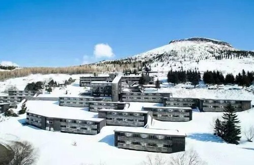 Besse-et-Saint-Anastaise Apartment | Belambra Clubs Superbesse - Le Chambourguet - Half-board - Classic Family Room 2 Adults