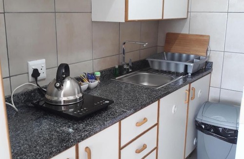 Port Shepstone Apartment | Belavista, quaint and cozy cottage in Sunwich Port