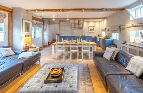 Sudbury House | Belchamp Hall Coach House