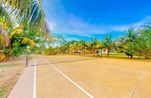 Dangriga Cabin | Belize nature cabin, cozy cabana retreat, family-friendly cabana Dangriga