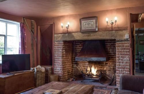 Halesworth House | Bell Corner Cottage