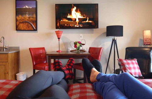 Amity Bed & Breakfast | Bella Collina Bed & Breakfast