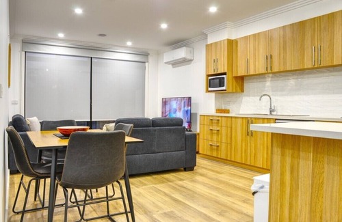 Bakery Hill House | Bella - Modern, two Bedroom Townhouse Close to Ballarat CBD